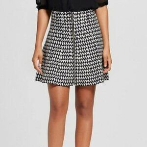 Xoxo Black and White Houndstooth Front Zip Mini Sweater Skirt Size M